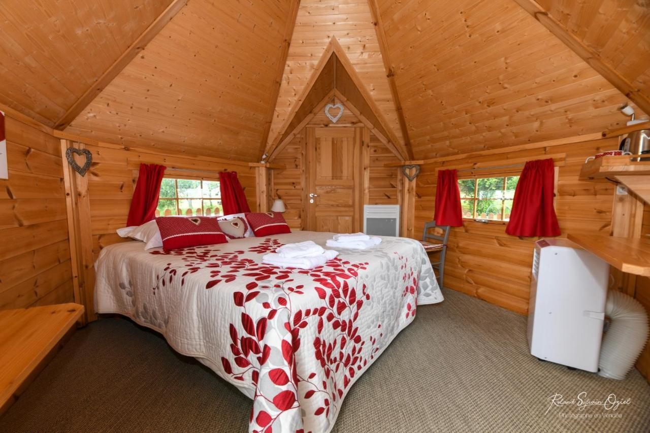 Domaine De La Courillere Bed & Breakfast Le Boupere Luaran gambar