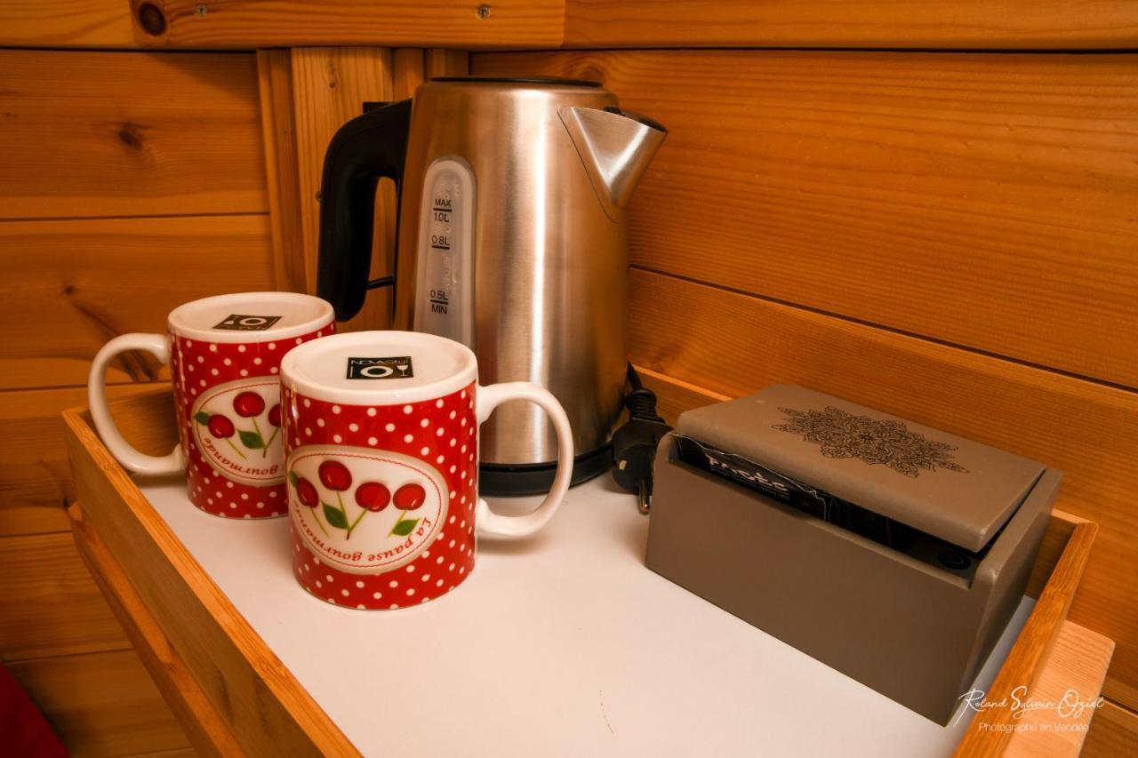 Domaine De La Courillere Bed & Breakfast Le Boupere Luaran gambar