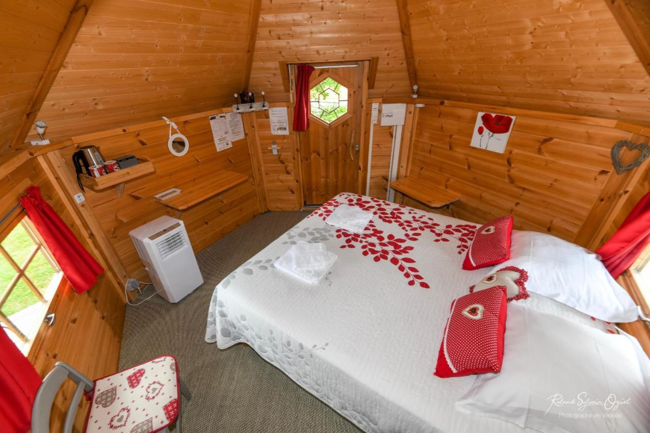Domaine De La Courillere Bed & Breakfast Le Boupere Luaran gambar