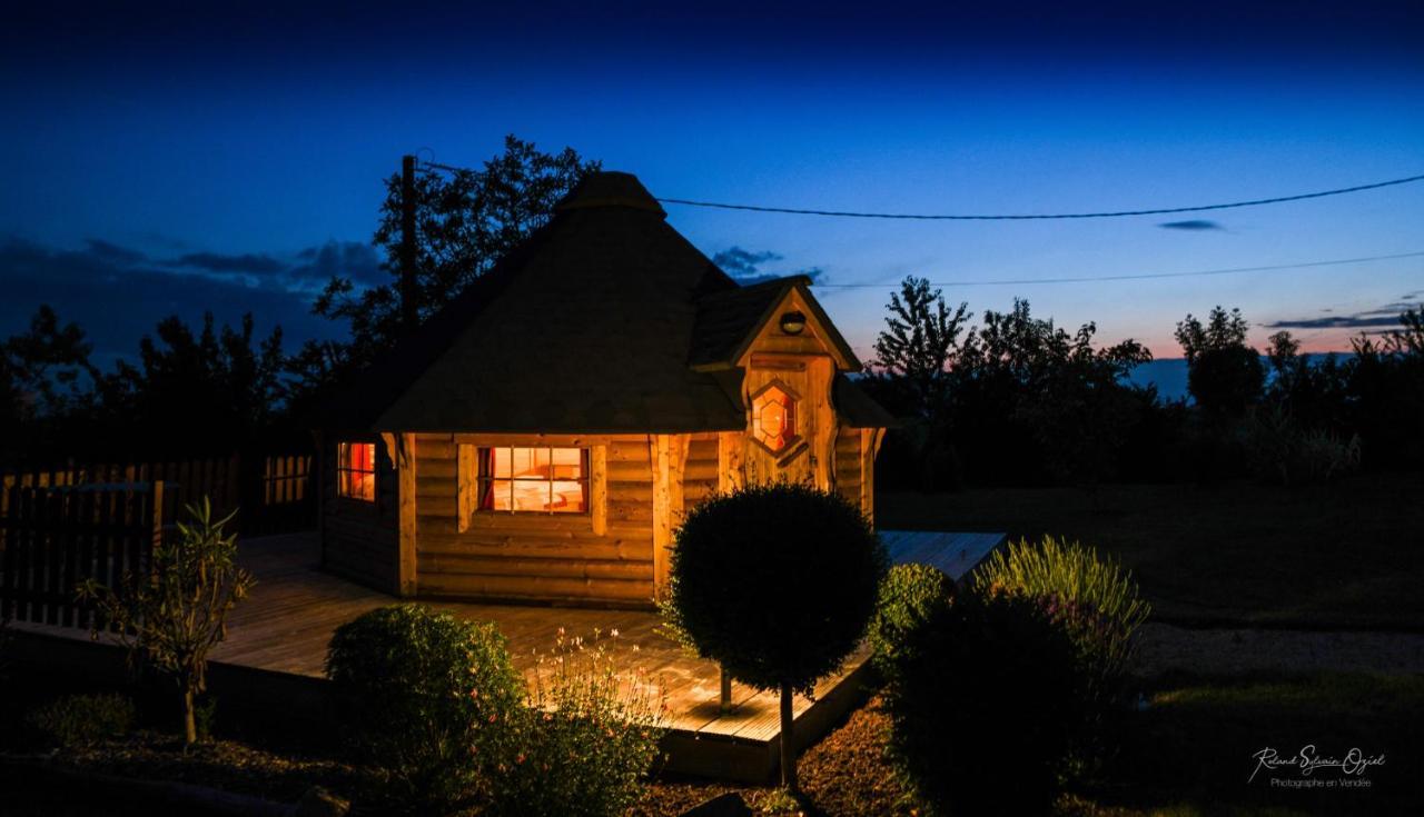 Domaine De La Courillere Bed & Breakfast Le Boupere Luaran gambar