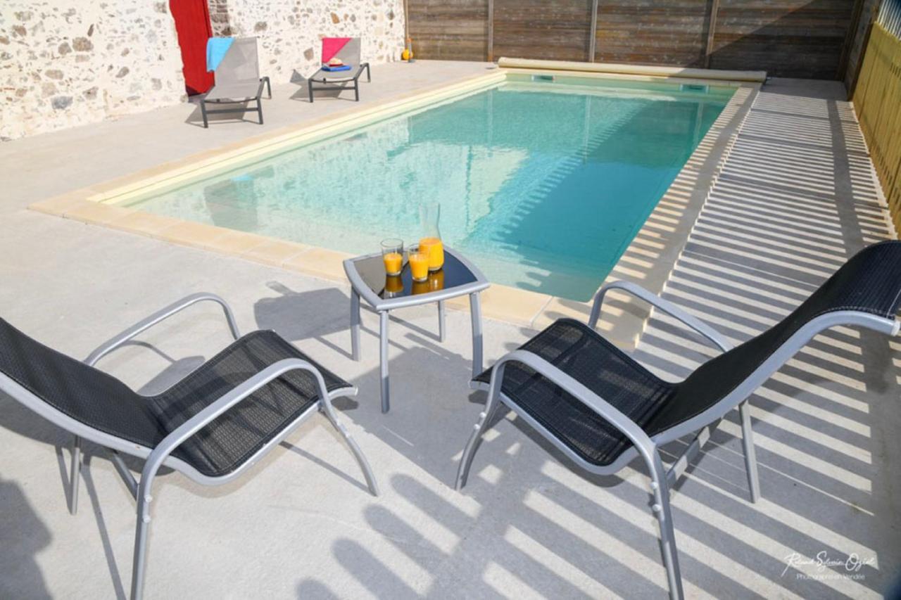 Domaine De La Courillere Bed & Breakfast Le Boupere Luaran gambar