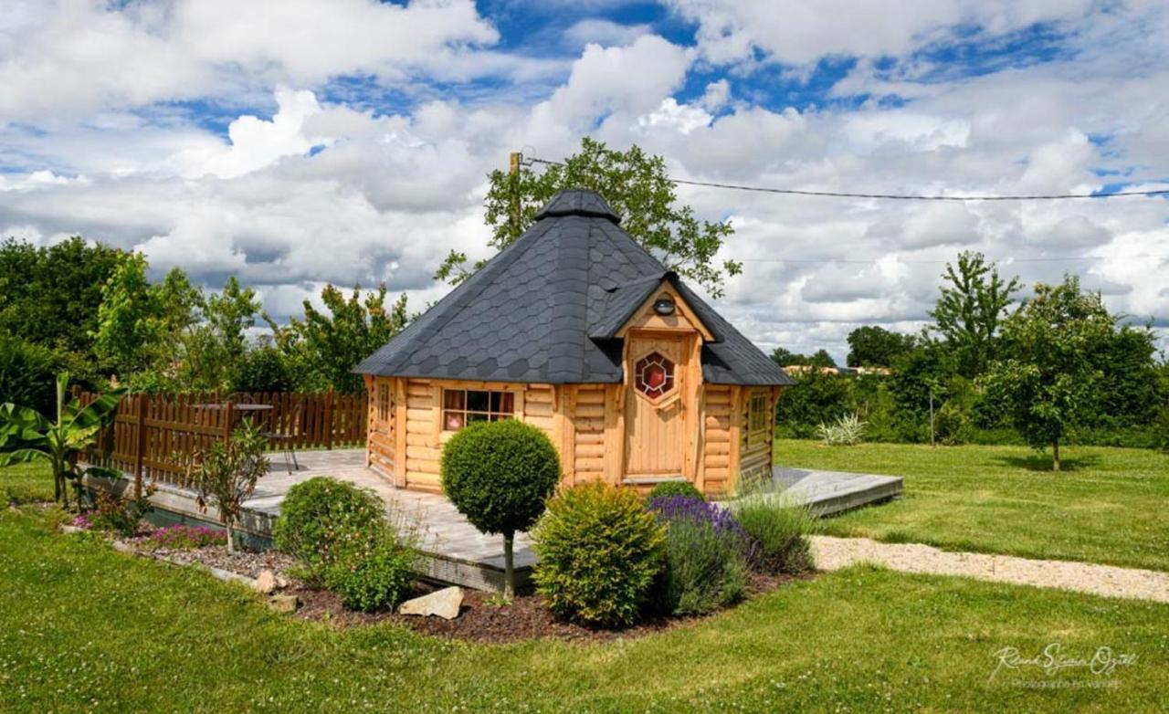 Domaine De La Courillere Bed & Breakfast Le Boupere Luaran gambar