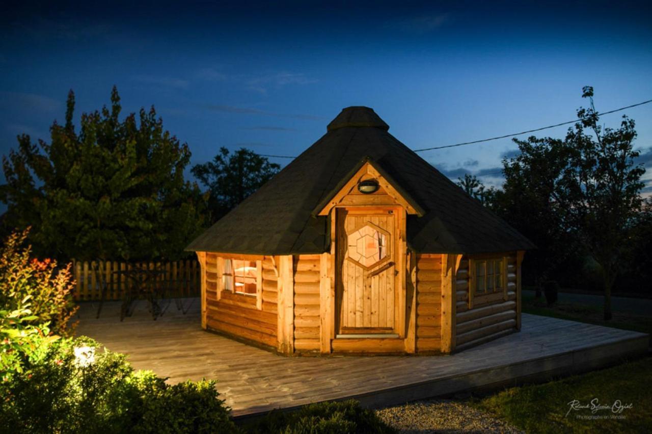Domaine De La Courillere Bed & Breakfast Le Boupere Luaran gambar