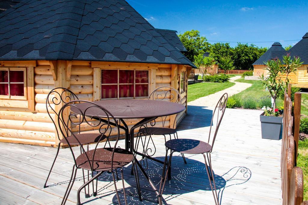 Domaine De La Courillere Bed & Breakfast Le Boupere Luaran gambar