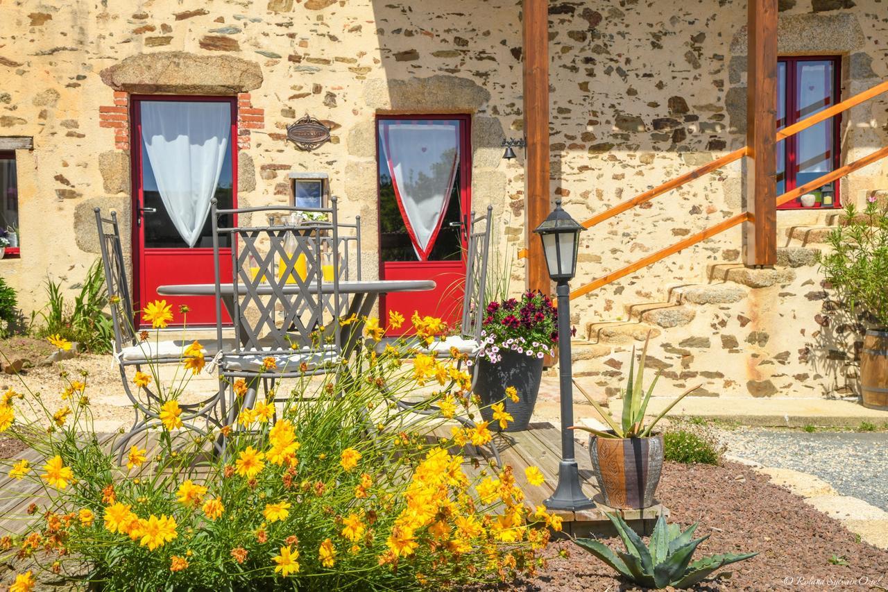 Domaine De La Courillere Bed & Breakfast Le Boupere Luaran gambar